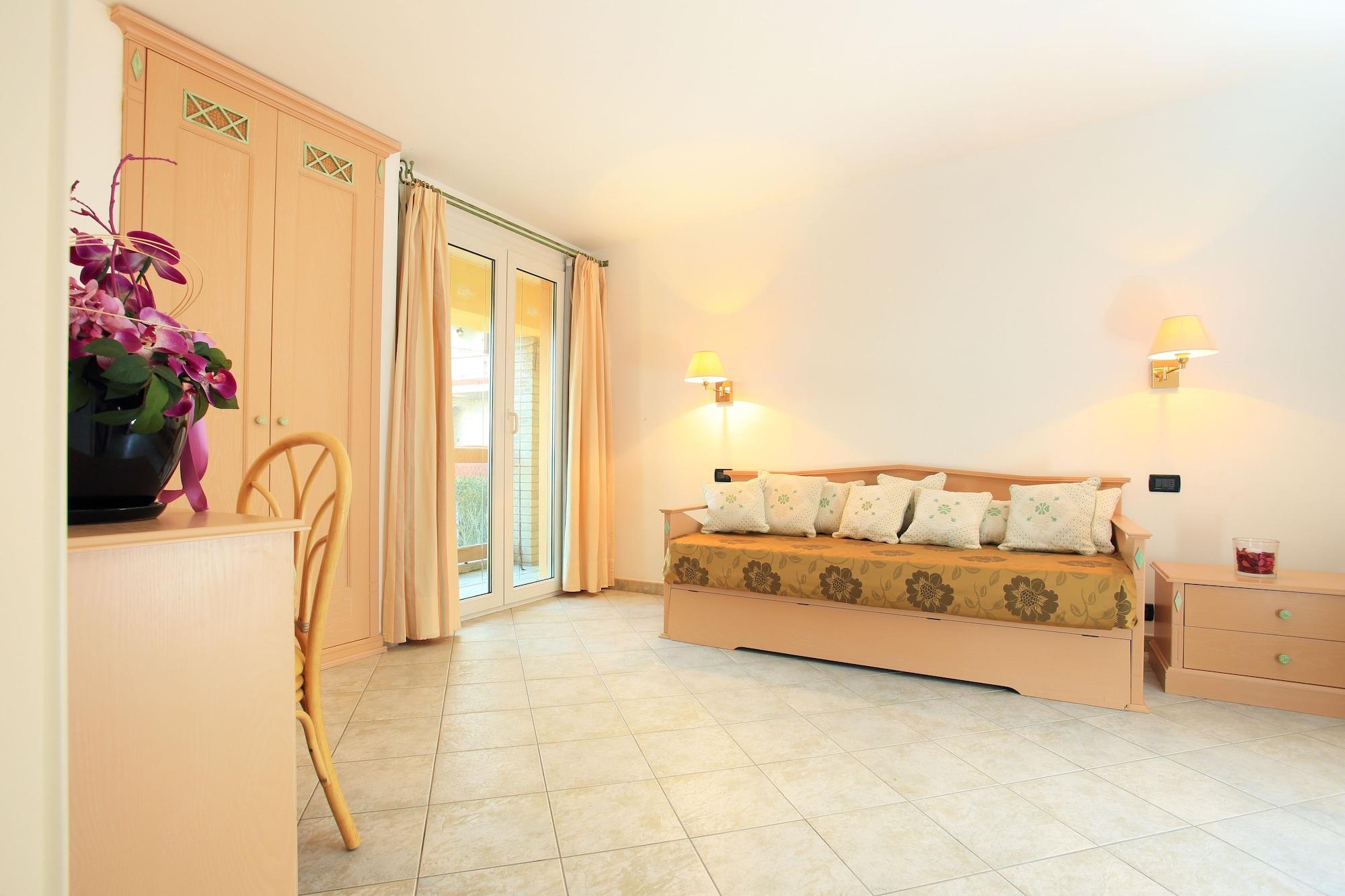 Hotel Nantis Кастельсардо Экстерьер фото