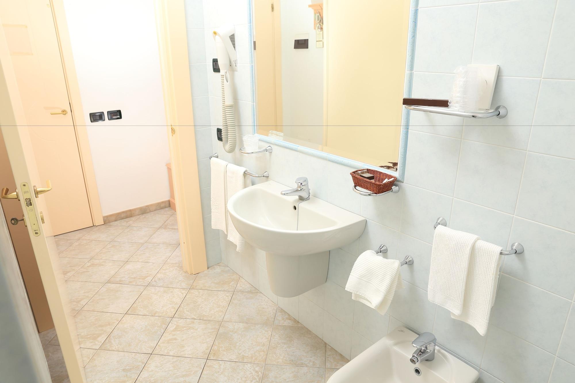 Hotel Nantis Кастельсардо Экстерьер фото