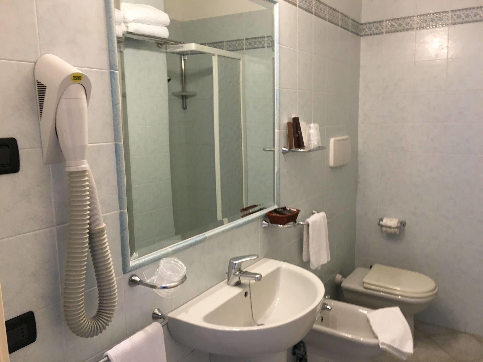 Hotel Nantis Кастельсардо Экстерьер фото